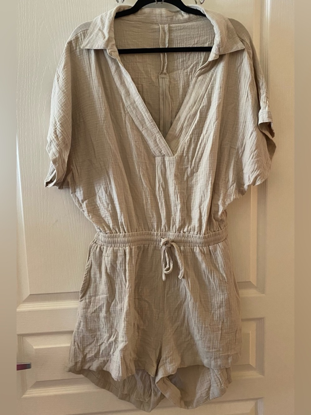 nwt CUPSHE 100% Cotton Drawstring Plunging V-Neck Romper in Neutral - XL - Picture 2 of 13